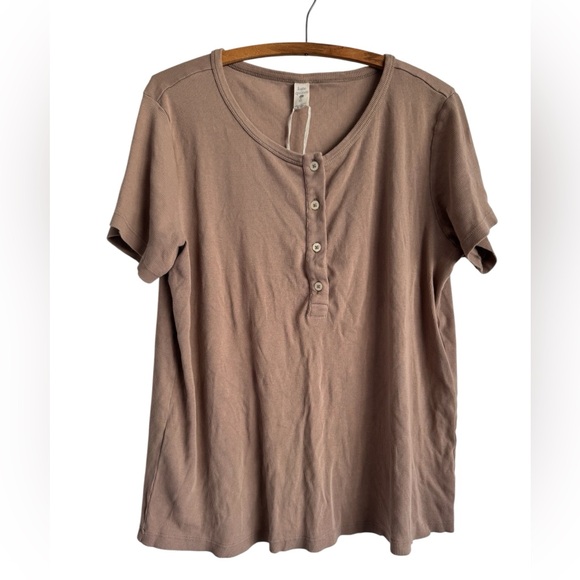 Katie Quinn Tops - Katie Quinn Organic Cotton Ribbed Henley Tee Tan 3/4 Button NWOT Women’s Size XL